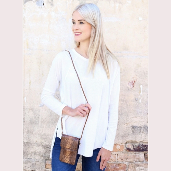 NWT Snake Print Cellphone Crossbody in Brown - Picture 2 of 3